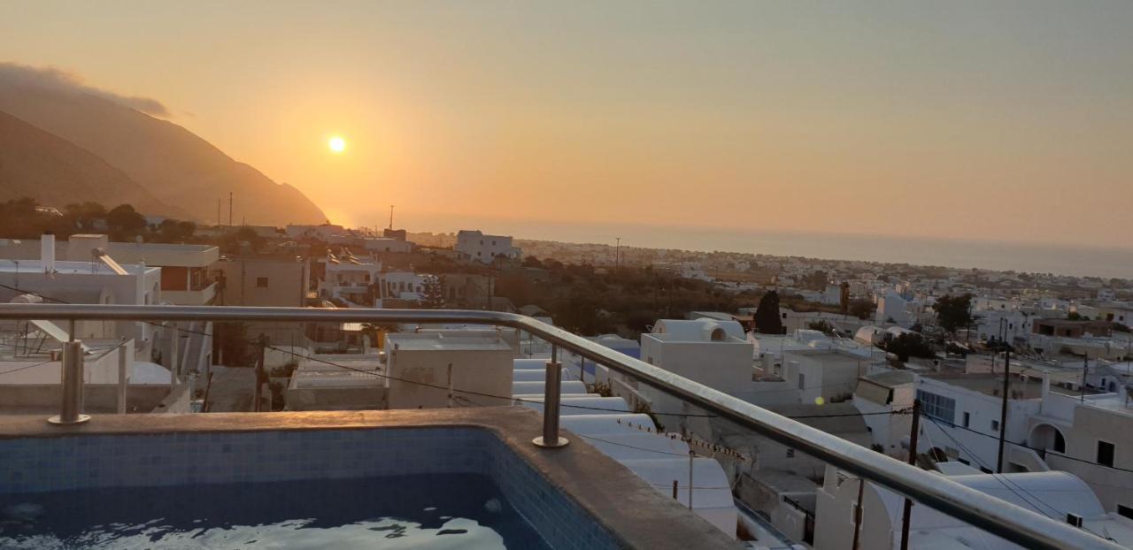 Lux house with outdoor jacuzzi&sea view in Santorini Appartement Emporio  Buitenkant foto