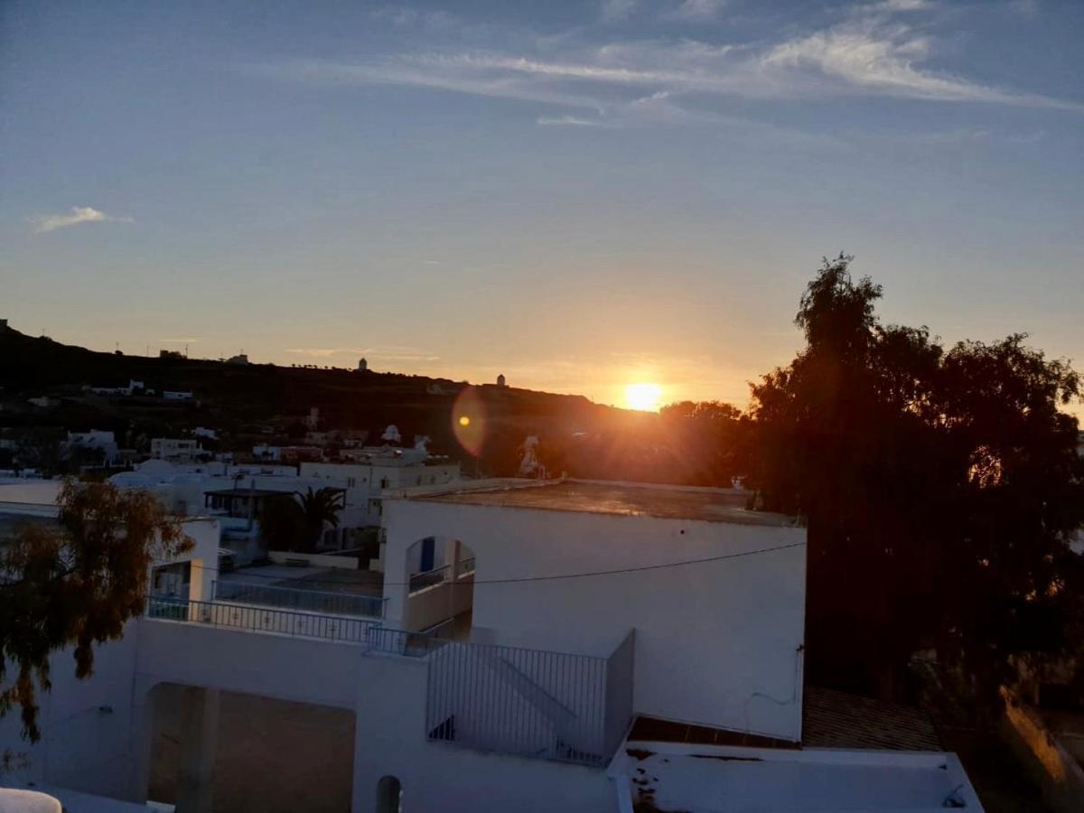 Lux house with outdoor jacuzzi&sea view in Santorini Appartement Emporio  Buitenkant foto