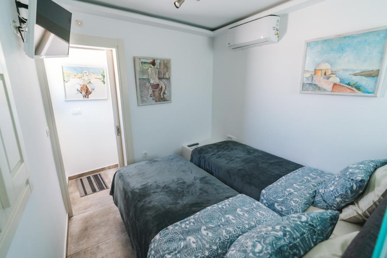 Lux house with outdoor jacuzzi&sea view in Santorini Appartement Emporio  Buitenkant foto