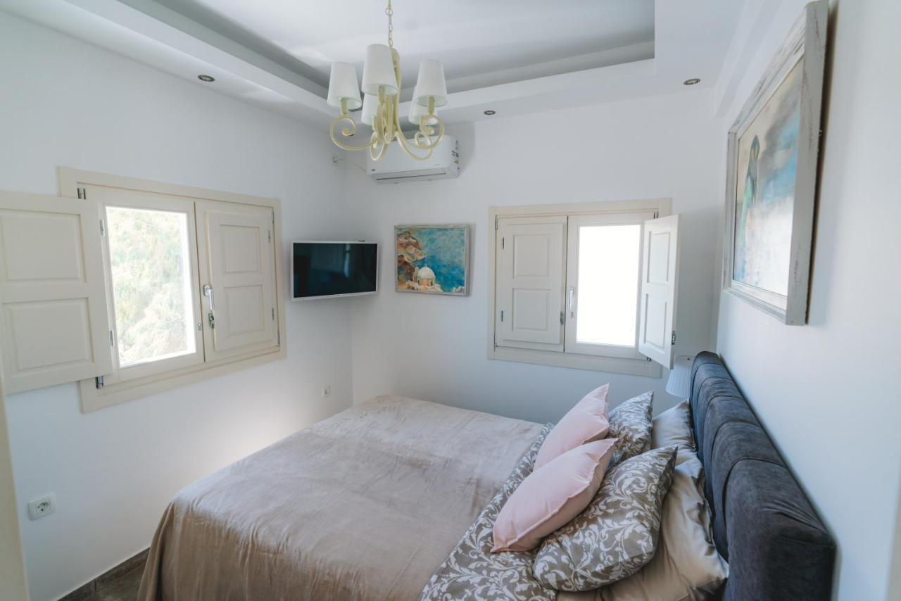 Lux house with outdoor jacuzzi&sea view in Santorini Appartement Emporio  Buitenkant foto