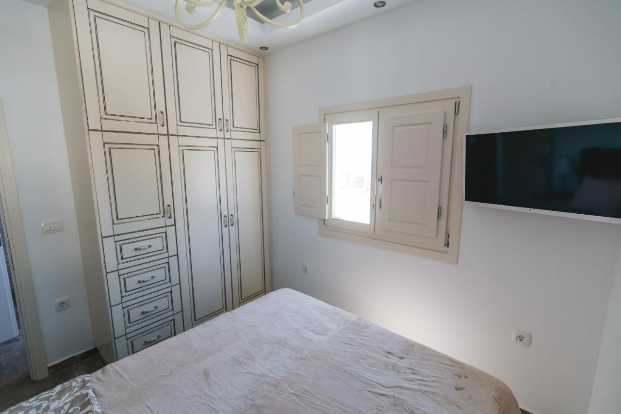 Lux house with outdoor jacuzzi&sea view in Santorini Appartement Emporio  Buitenkant foto