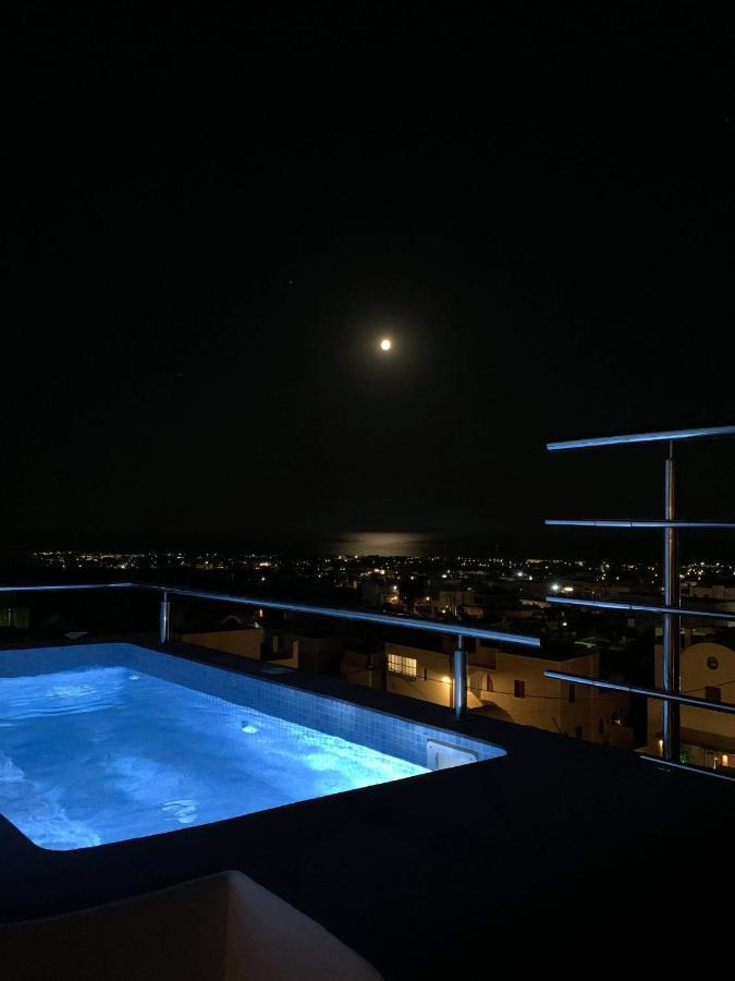 Lux house with outdoor jacuzzi&sea view in Santorini Appartement Emporio  Buitenkant foto